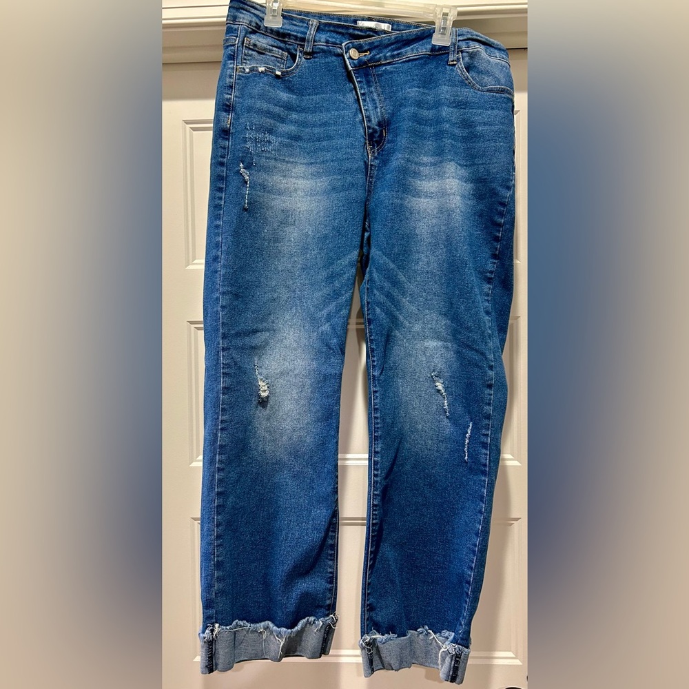 Stylish Blue Distressed Women Jeans